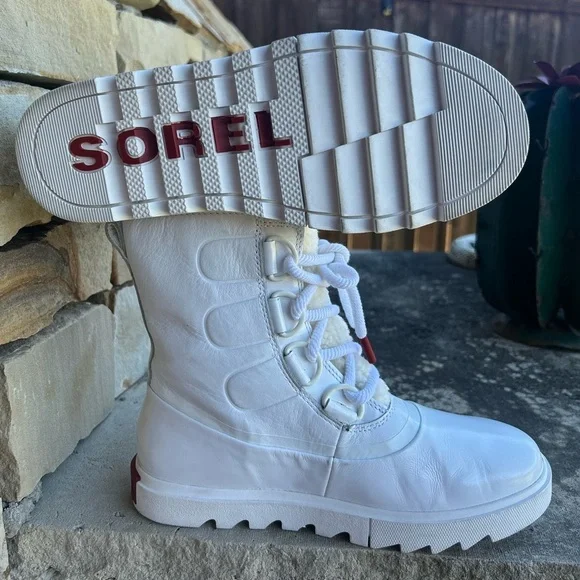 Sorel White Ankle Boots with Red Accents - Picture 8 of 16